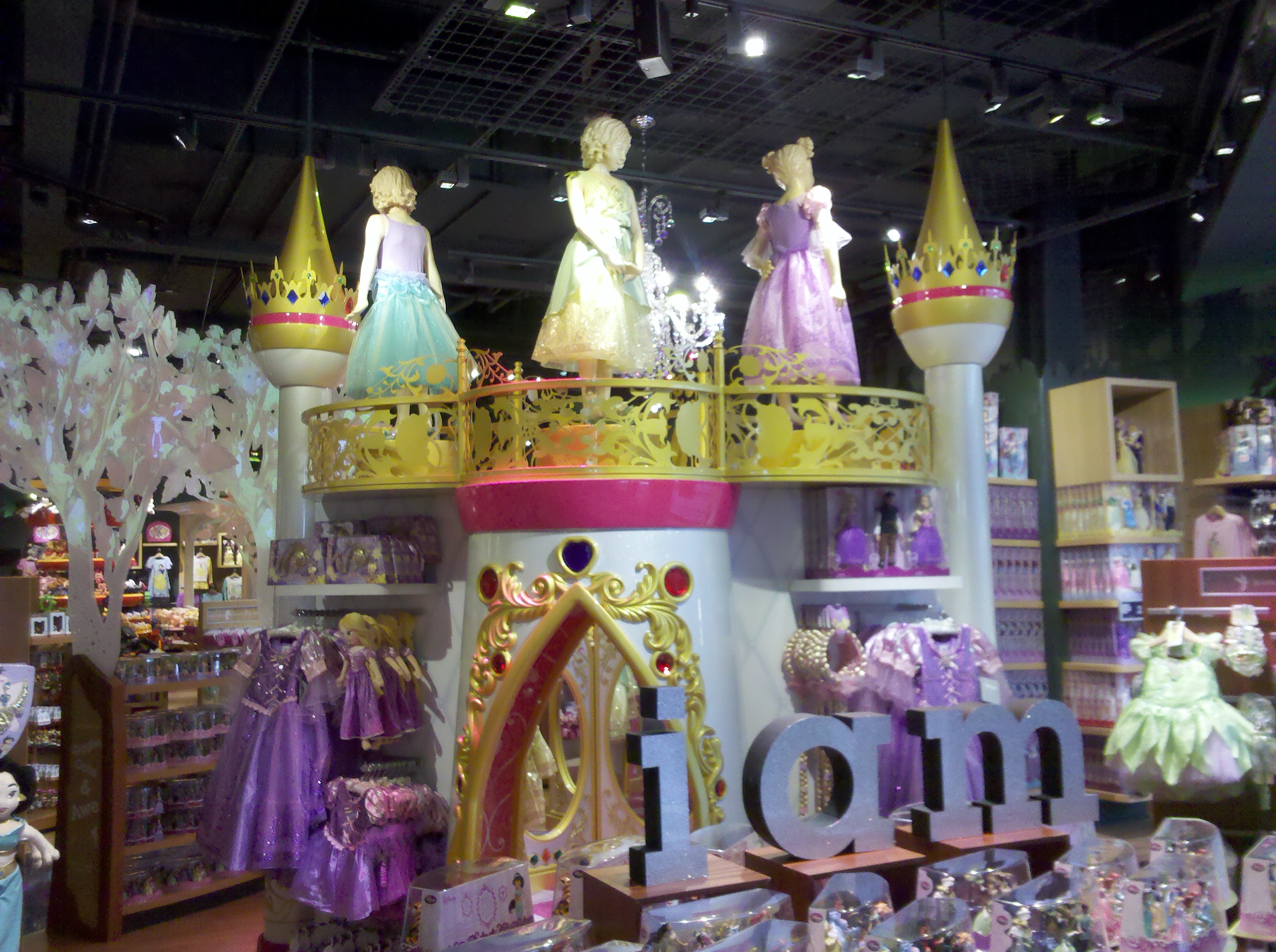 St. Louis Galleria Disney Store Opens This Wednesday - We Are Movie Geeks