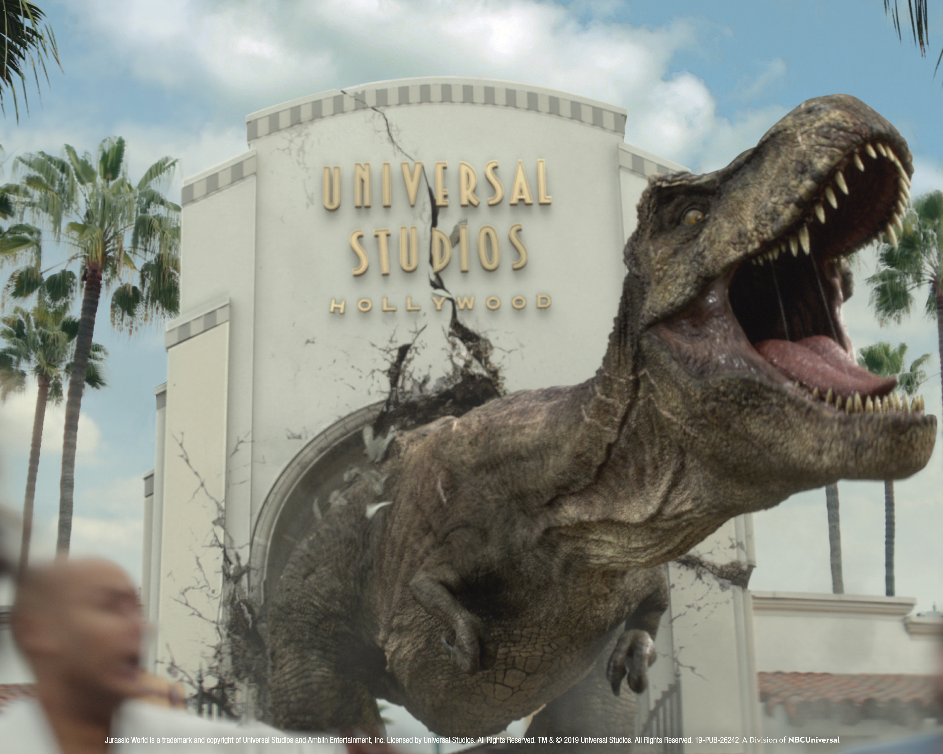 It Just Got Real As Jurassic Worlds Iconic Tyrannosaurus Rex And Mosasaurus Invade Universal 