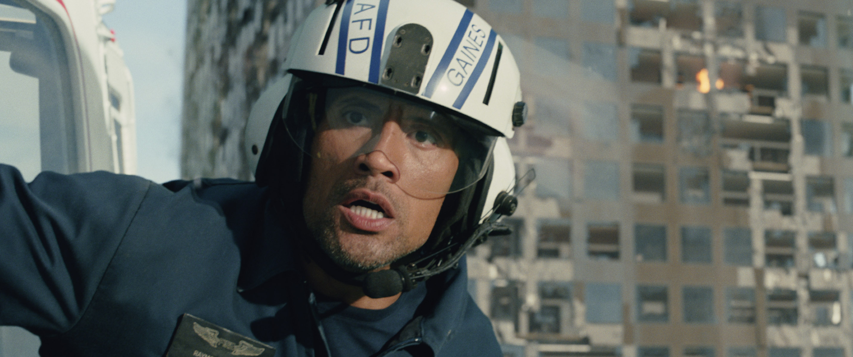 Pandemonium Reigns In Third San Andreas Trailer We Are Movie Geeks